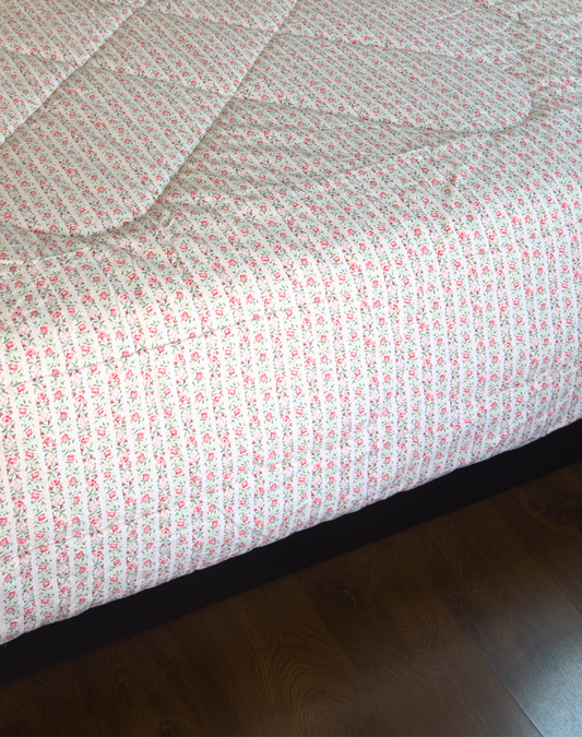 Ditsy Floral Reversible Quilt - Double Bed