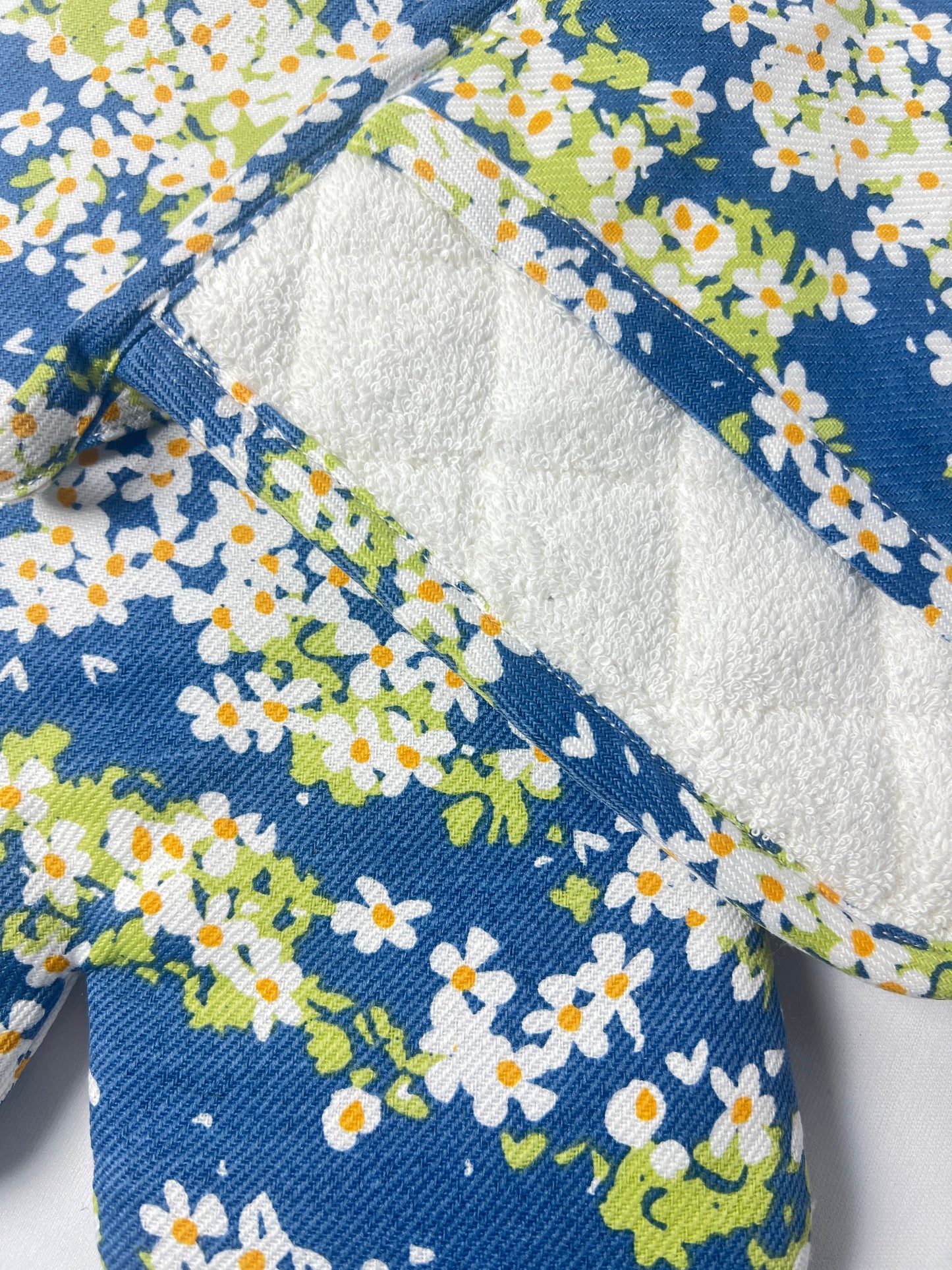 Daisy Oven Mitt and Pot Holder Set - Premium Home Decor by Moraari
