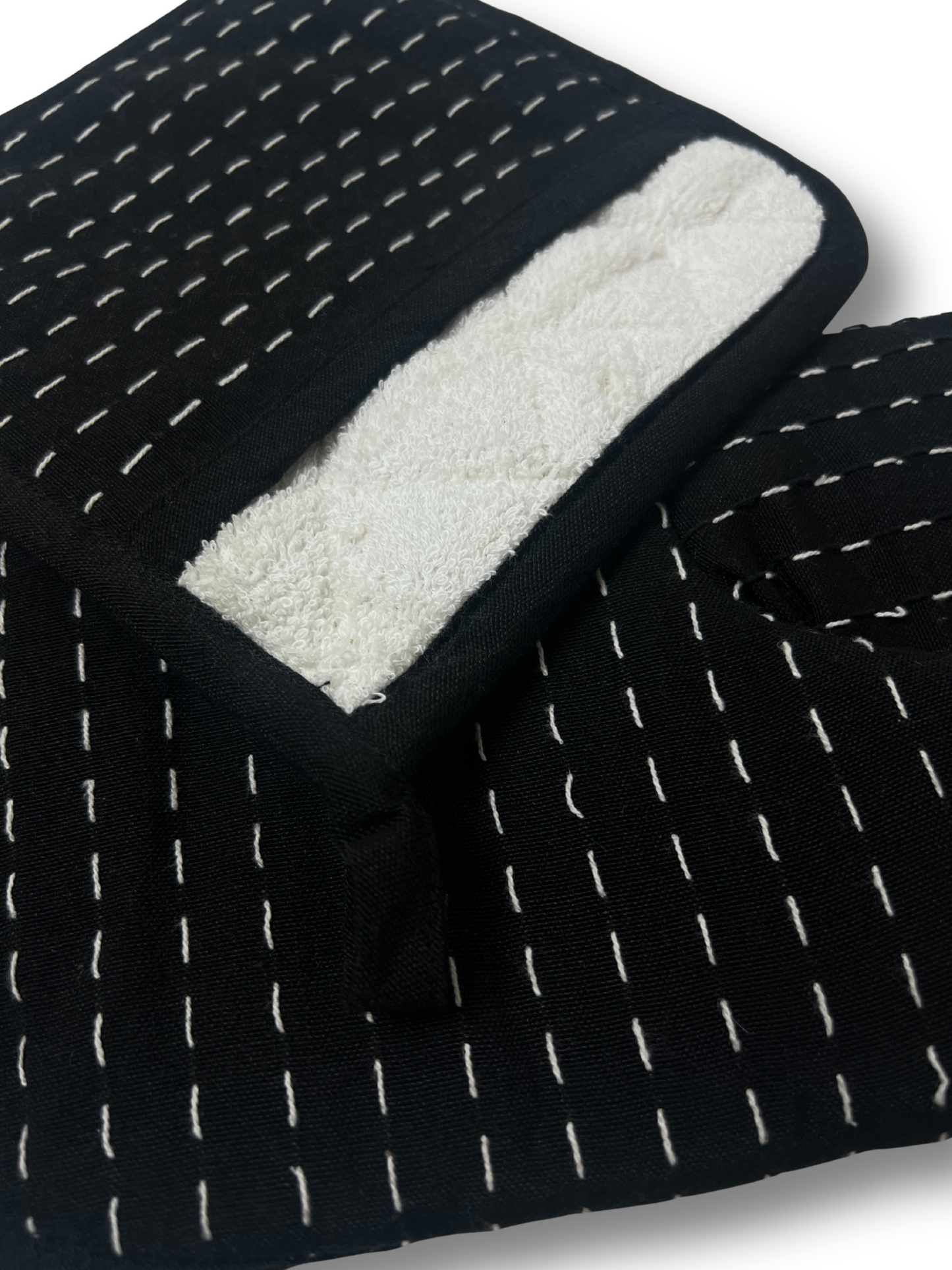 Monochrome Lattice Oven Mitt & Pot Holder Set