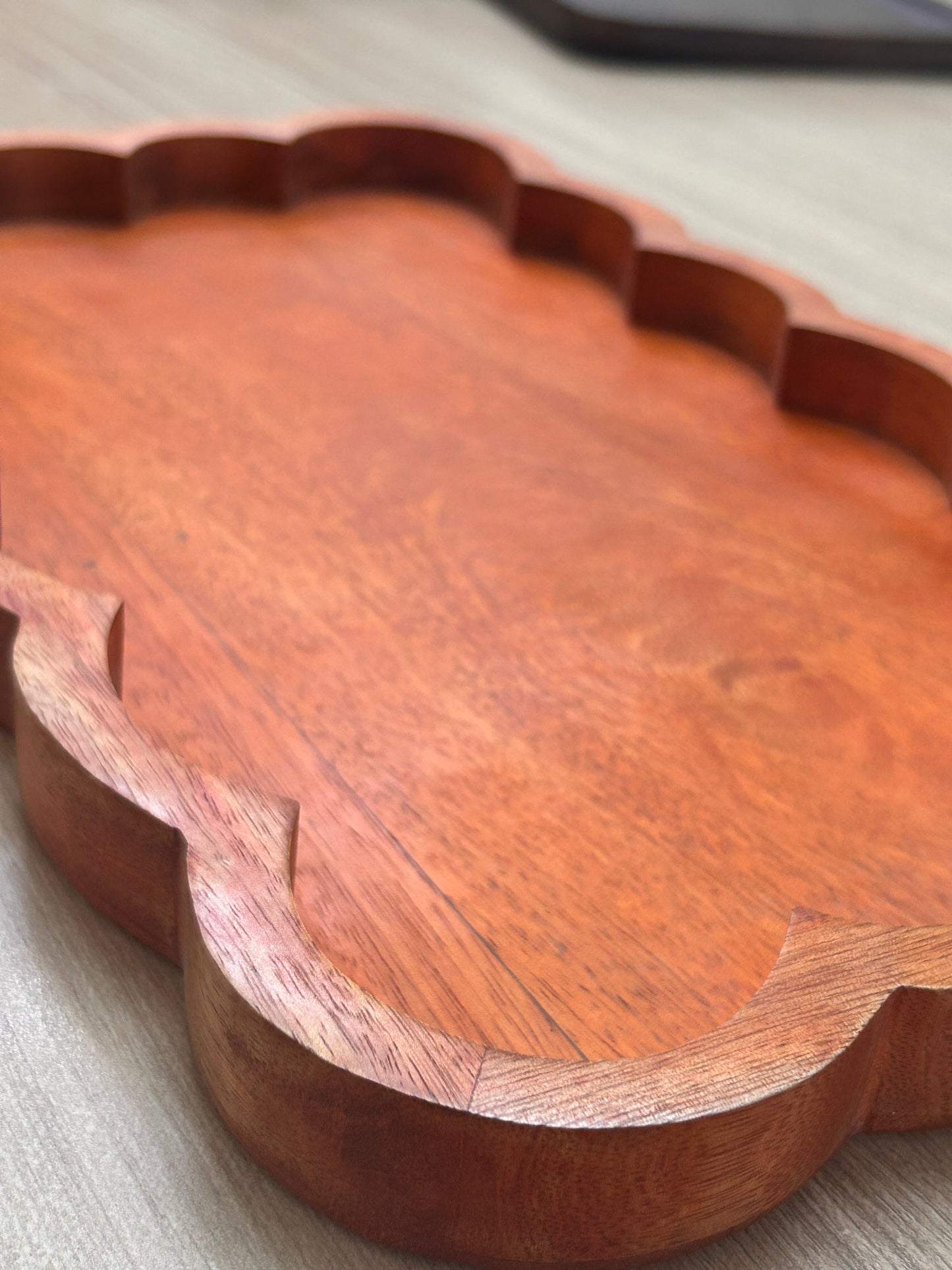 Capri Scalloped Mango Wood Tray closeup