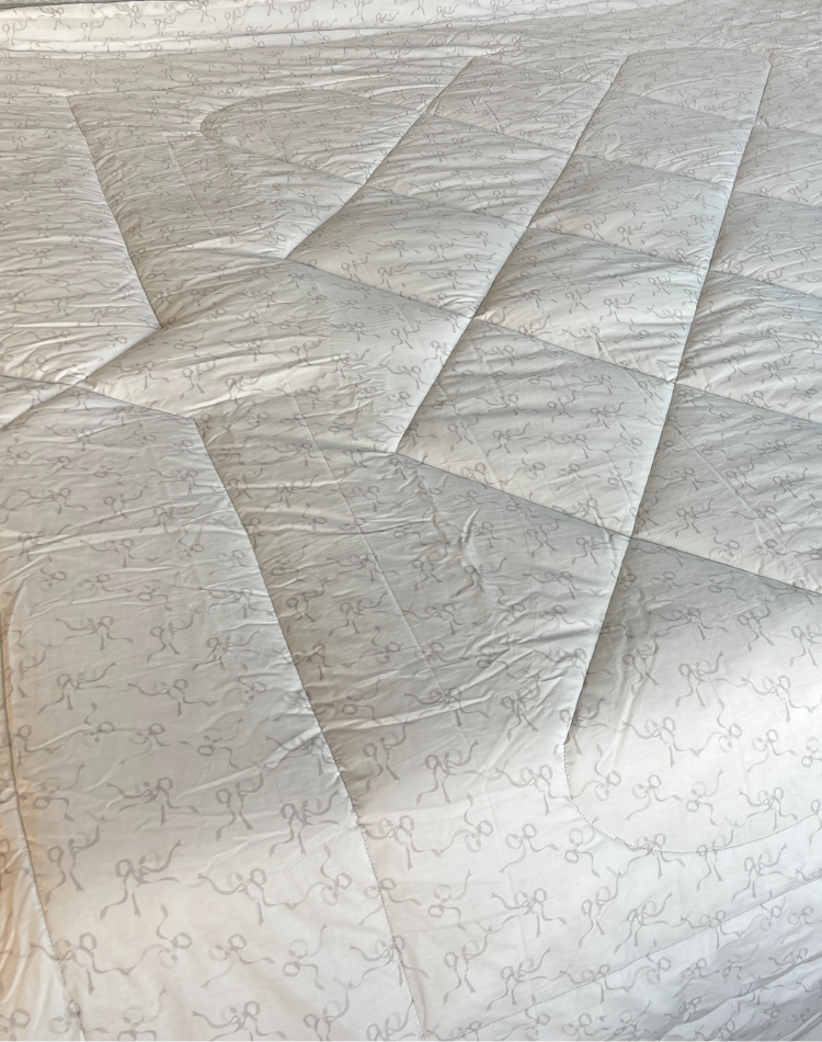 Grey Bows Reversible Quilt - King