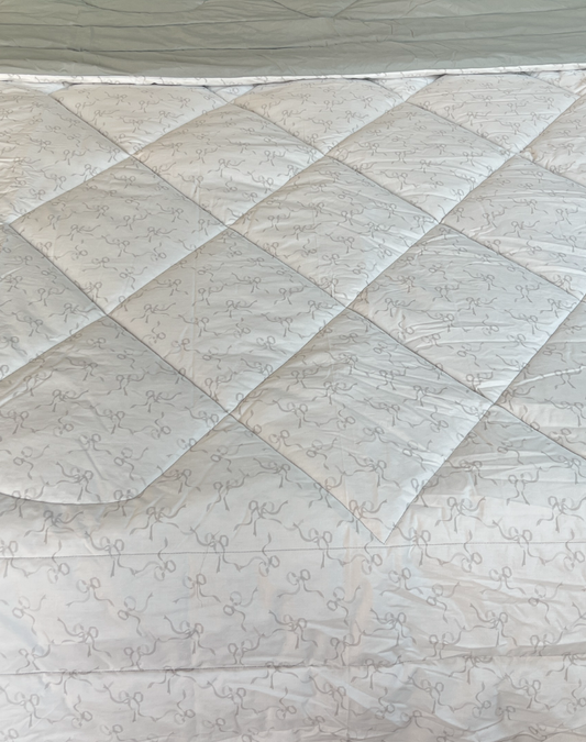 Grey Bows Reversible Quilt - King